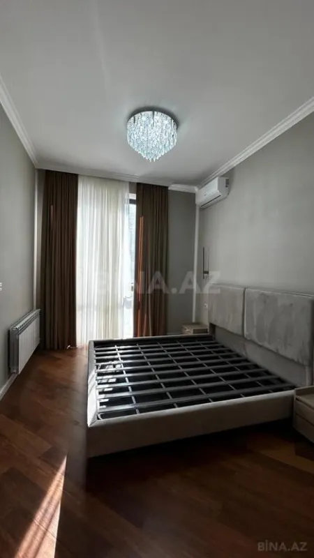 Kirayə verilir 4 otaqlı mənzil 200 m²