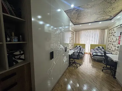 Satılır 4 otaqlı mənzil 226 m²