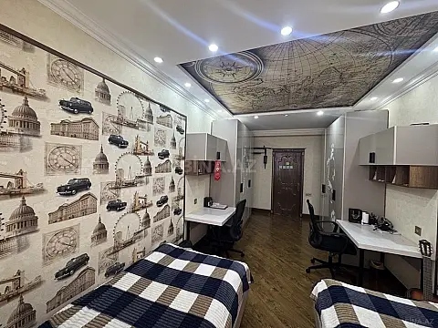 Satılır 4 otaqlı mənzil 226 m²