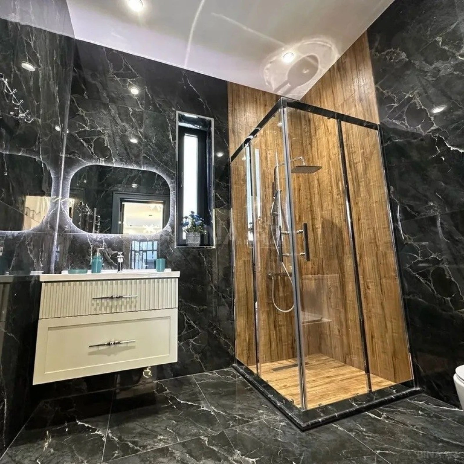 Kirayə verilir 4 otaqlı həyət evi 250 m²