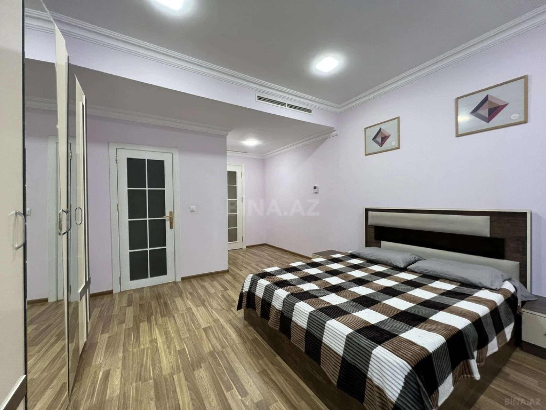 Kirayə verilir 3 otaqlı mənzil 165 m²