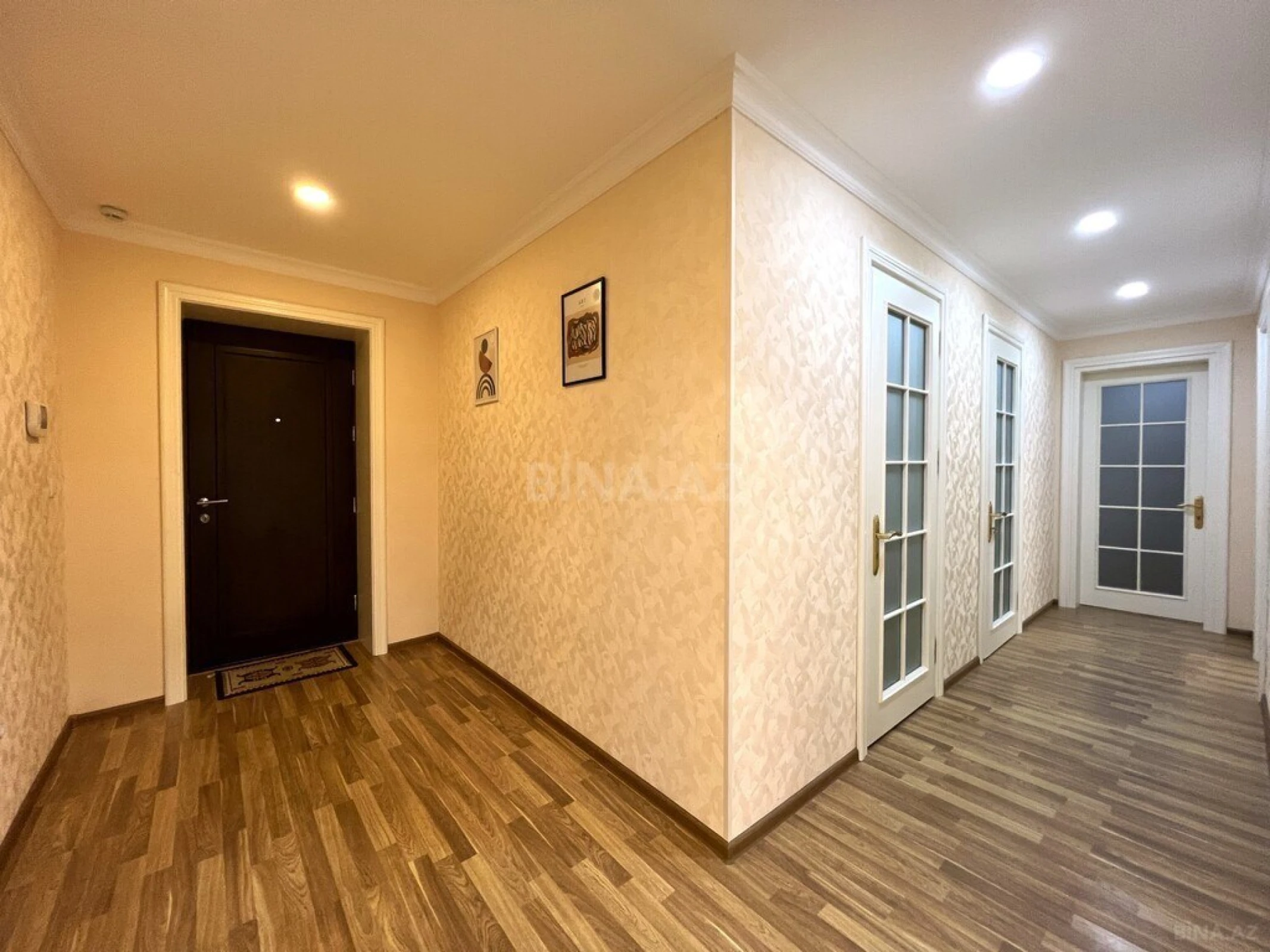 Kirayə verilir 3 otaqlı mənzil 165 m²