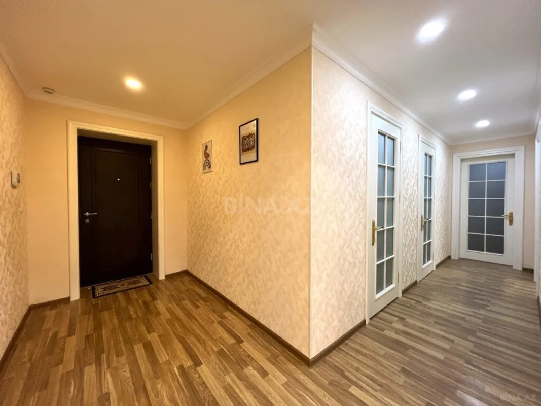 Kirayə verilir 3 otaqlı mənzil 165 m²