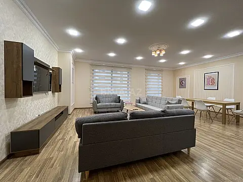 Kirayə verilir 3 otaqlı mənzil 165 m²