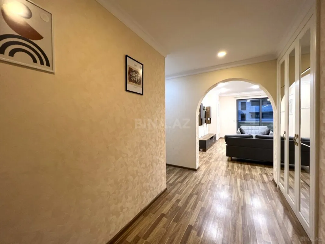 Kirayə verilir 3 otaqlı mənzil 165 m²