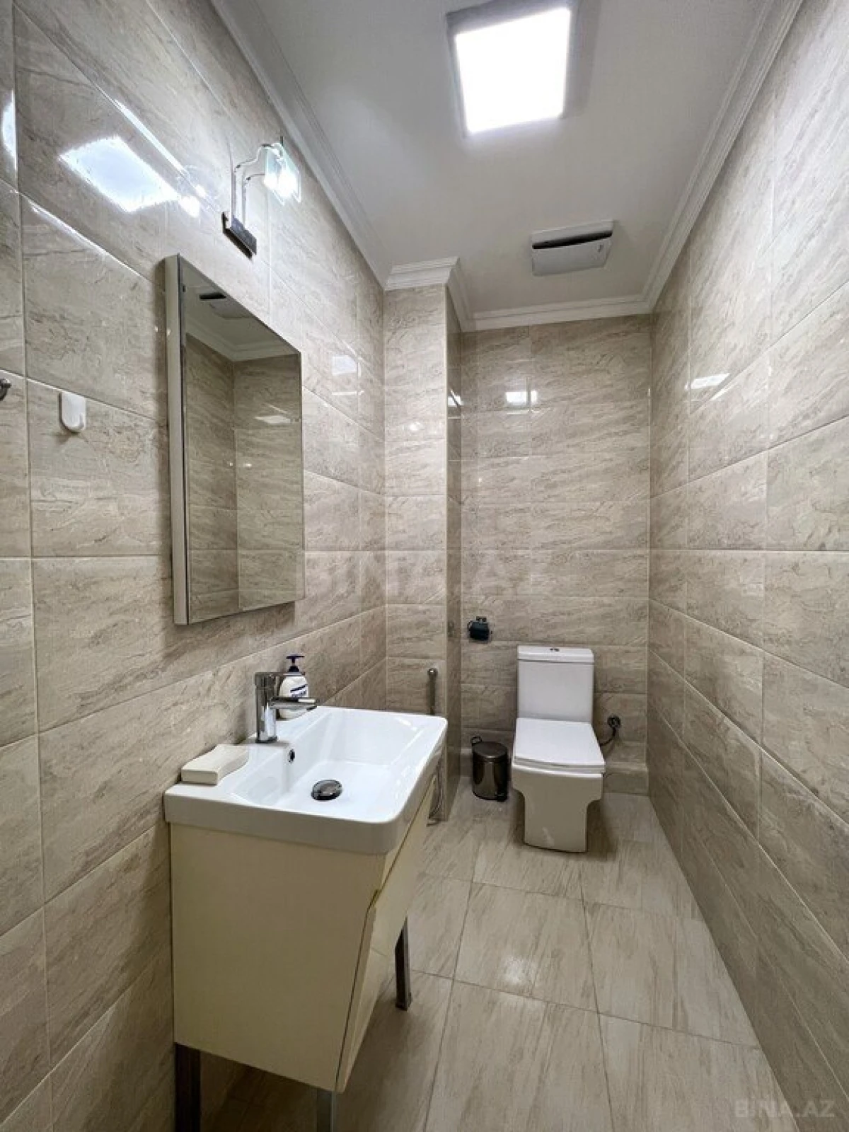 Kirayə verilir 3 otaqlı mənzil 165 m²