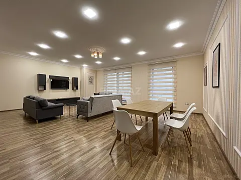 Kirayə verilir 3 otaqlı mənzil 165 m²