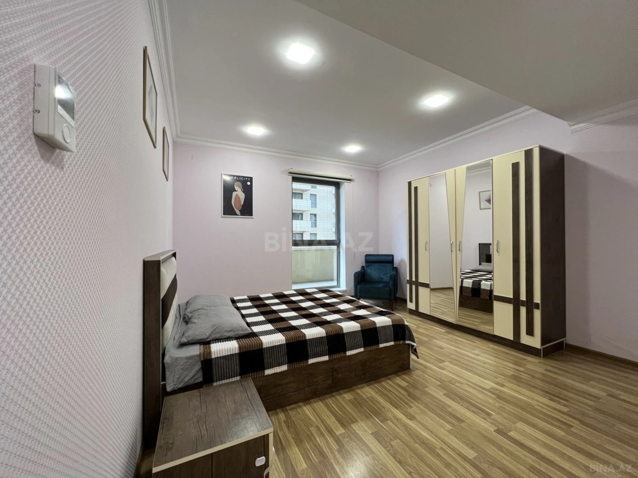 Kirayə verilir 3 otaqlı mənzil 165 m²