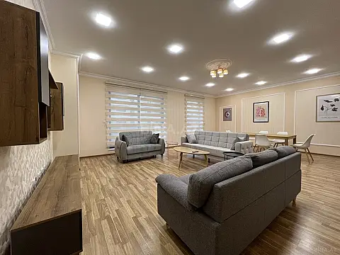 Kirayə verilir 3 otaqlı mənzil 165 m²