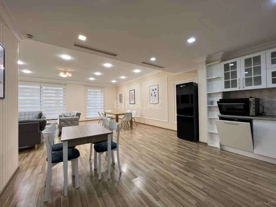 Kirayə verilir 3 otaqlı mənzil 165 m²