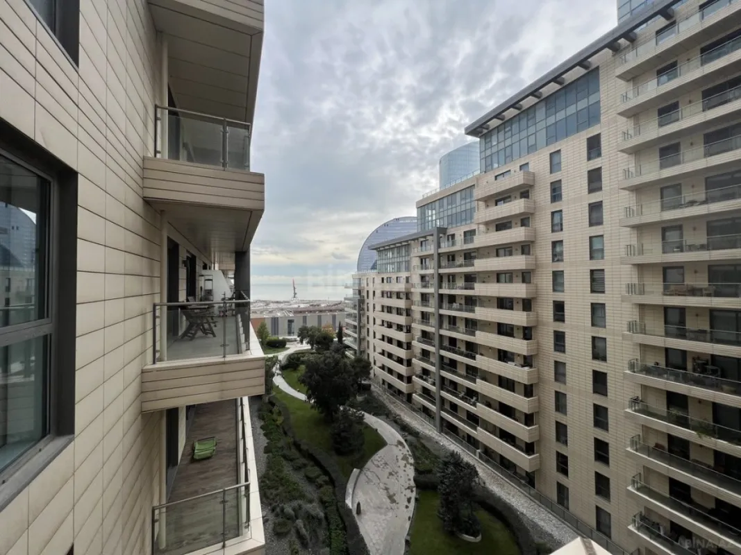 Kirayə verilir 3 otaqlı mənzil 165 m²