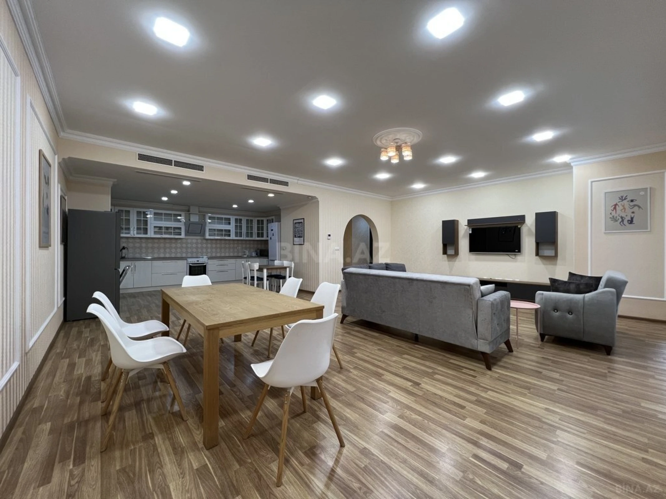 Kirayə verilir 3 otaqlı mənzil 165 m²