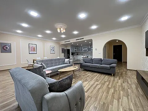 Kirayə verilir 3 otaqlı mənzil 165 m²