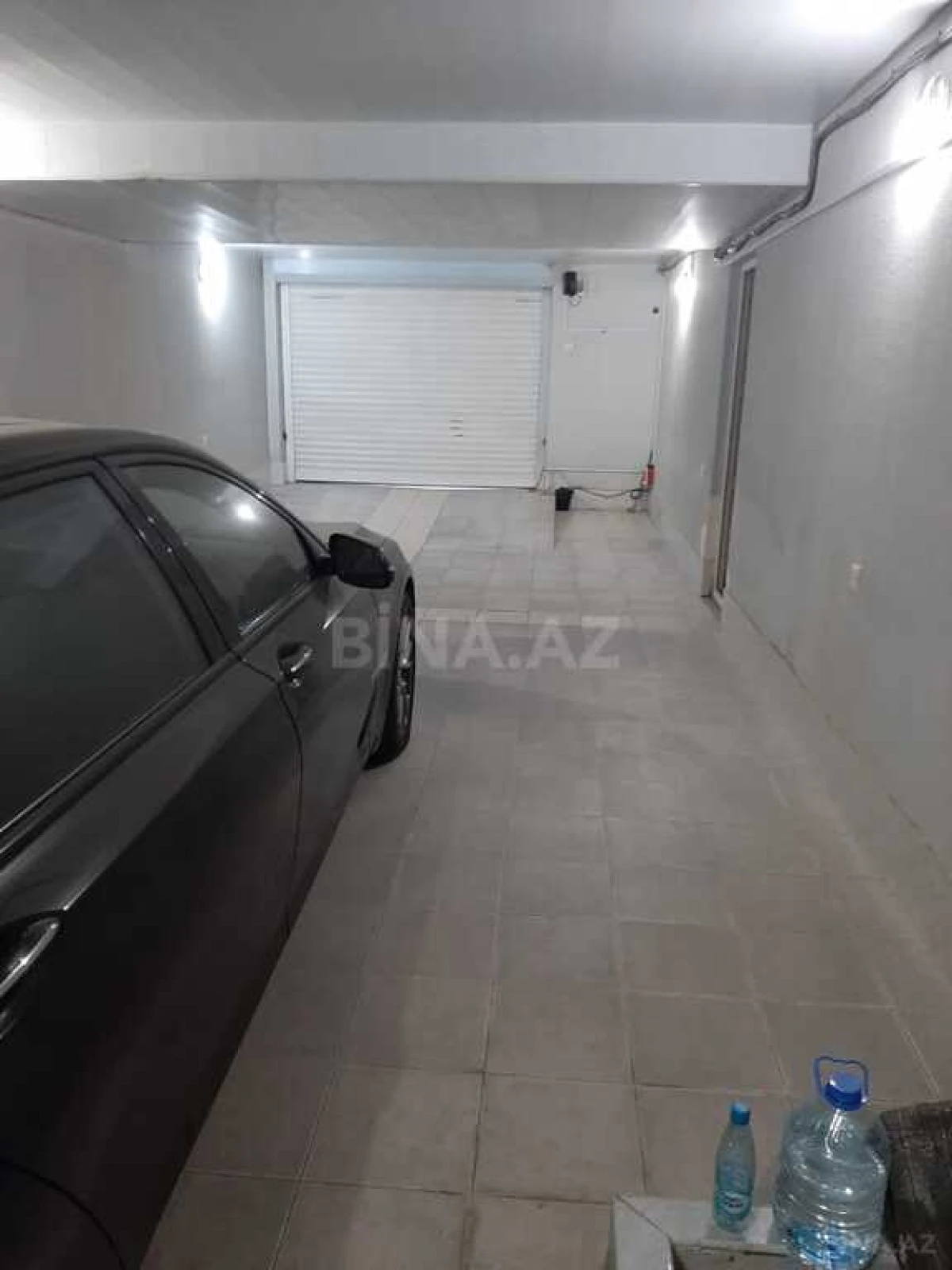 Satılır 10 otaqlı həyət evi 650 m²