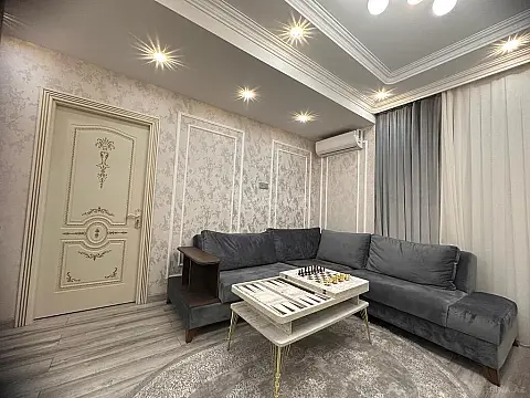 Satılır 2 otaqlı mənzil 90 m²
