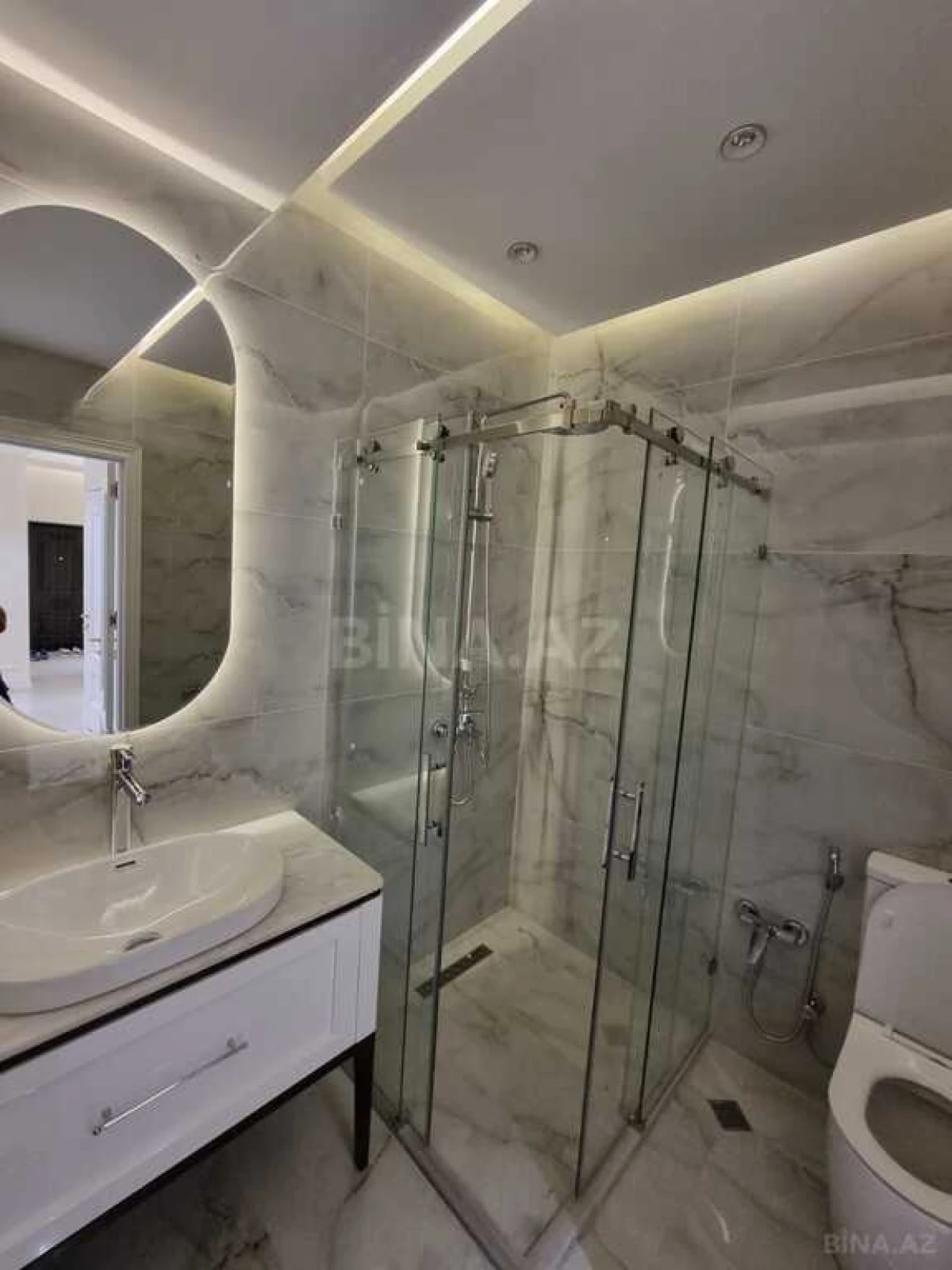 Kirayə verilir 2 otaqlı mənzil 100 m²