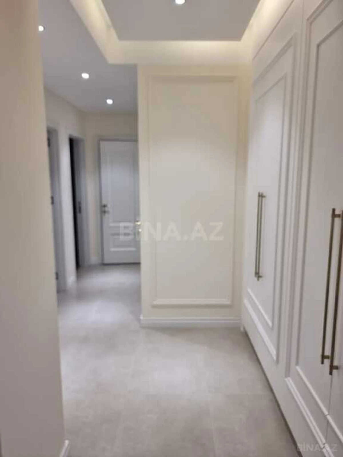 Kirayə verilir 2 otaqlı mənzil 100 m²