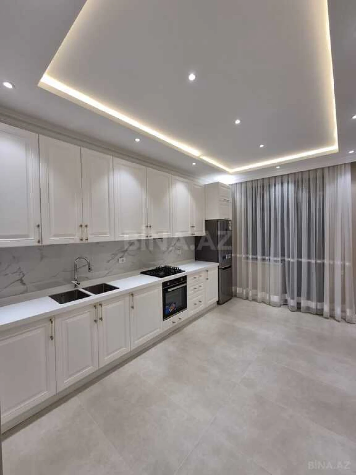 Kirayə verilir 2 otaqlı mənzil 100 m²