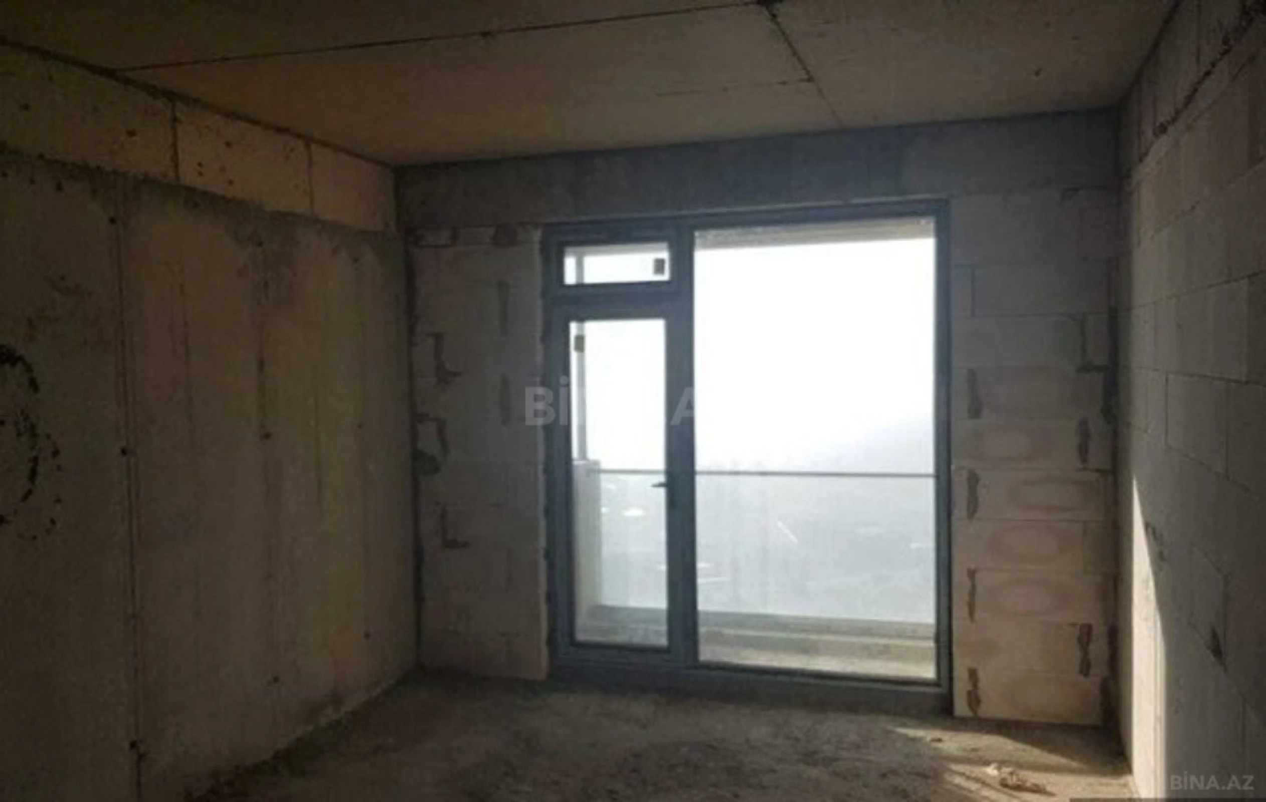 Satılır 3 otaqlı mənzil 126 m²