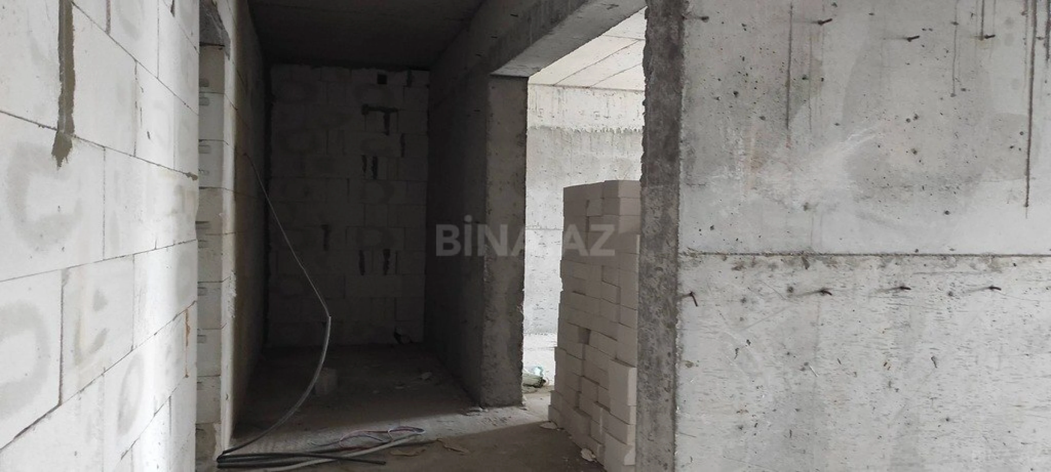 Satılır 3 otaqlı mənzil 126 m²