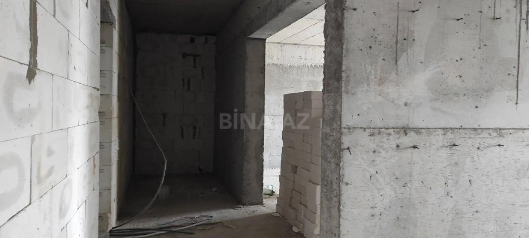 Satılır 3 otaqlı mənzil 126 m²