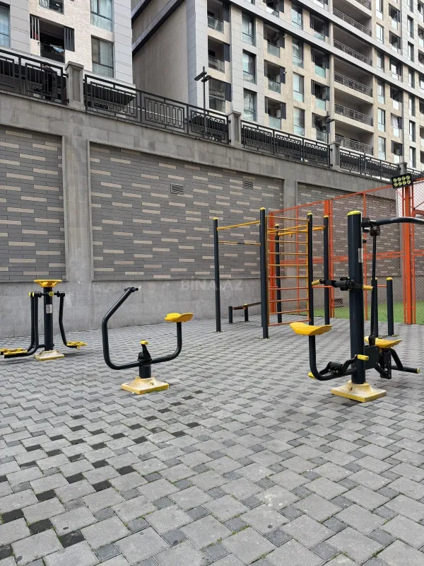 Satılır 3 otaqlı mənzil 126 m²