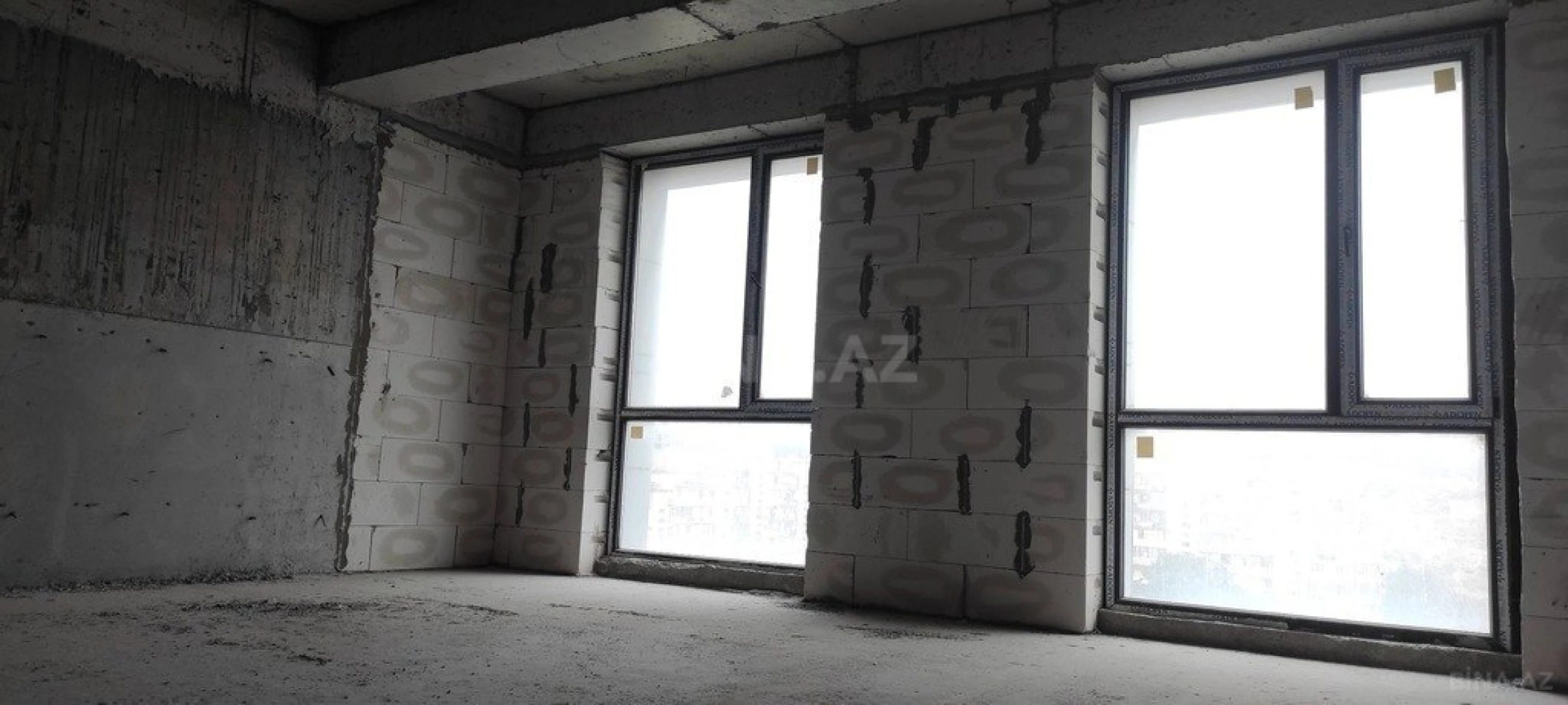 Satılır 3 otaqlı mənzil 126 m²