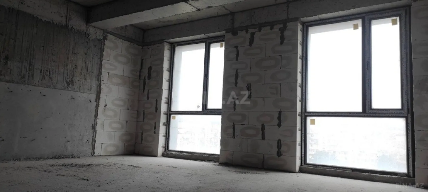 Satılır 3 otaqlı mənzil 126 m²