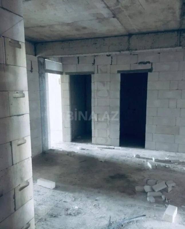 Satılır 3 otaqlı mənzil 126 m²
