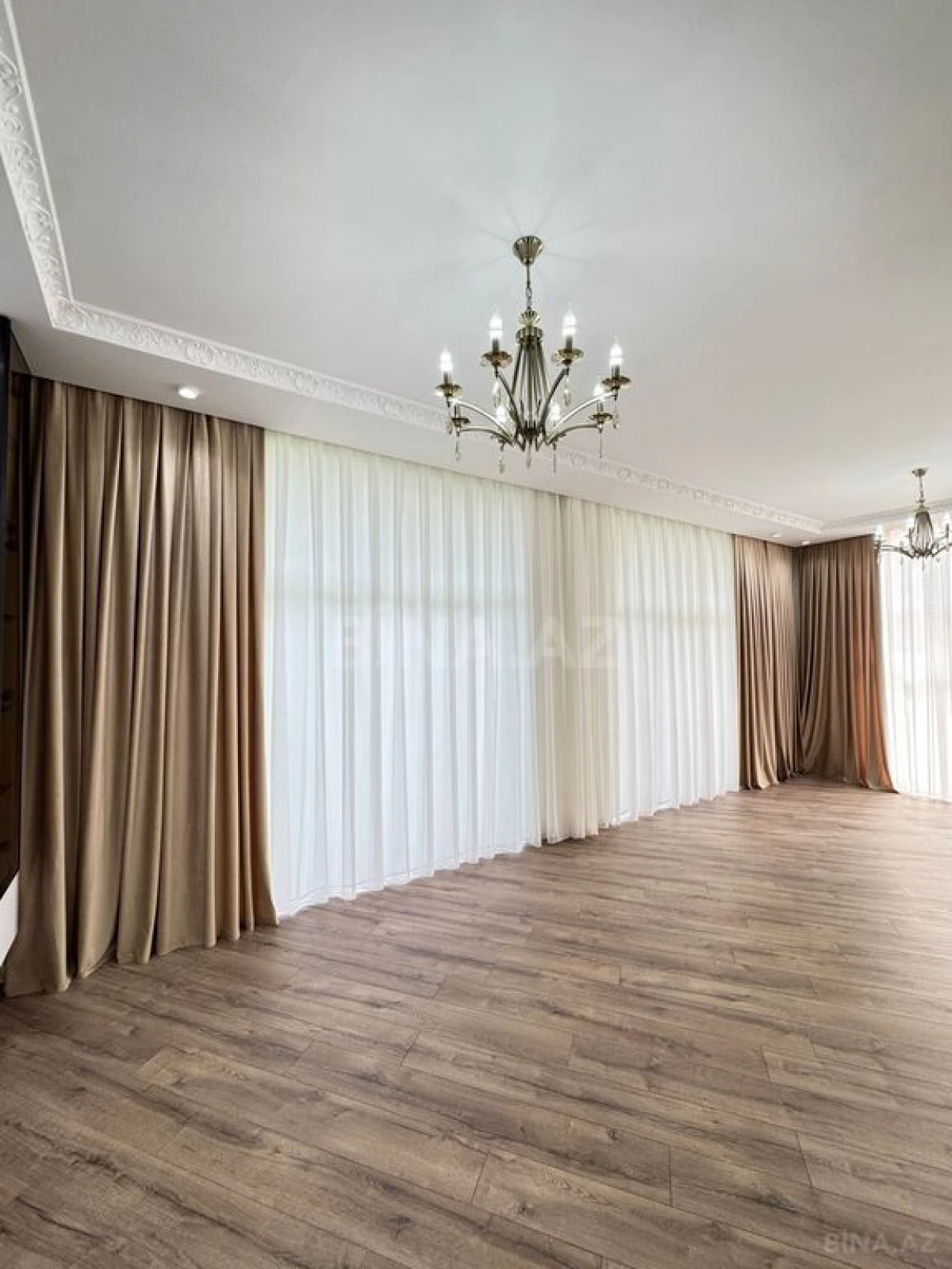Satılır 6 otaqlı həyət evi 300 m²