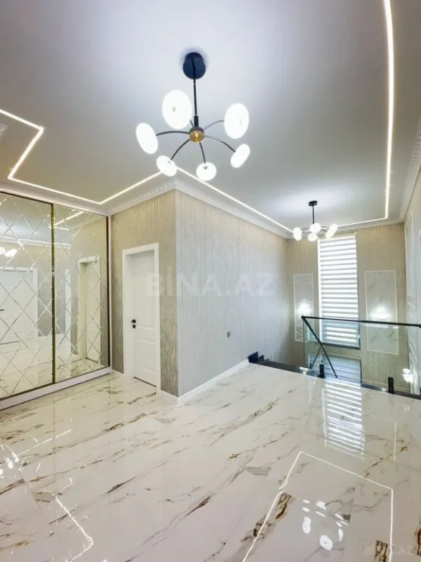 Satılır 6 otaqlı həyət evi 300 m²