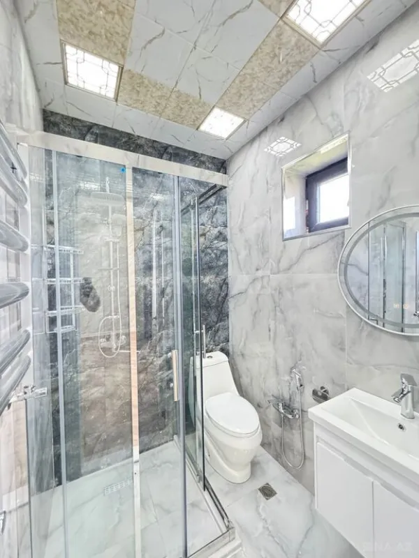Satılır 6 otaqlı həyət evi 300 m²
