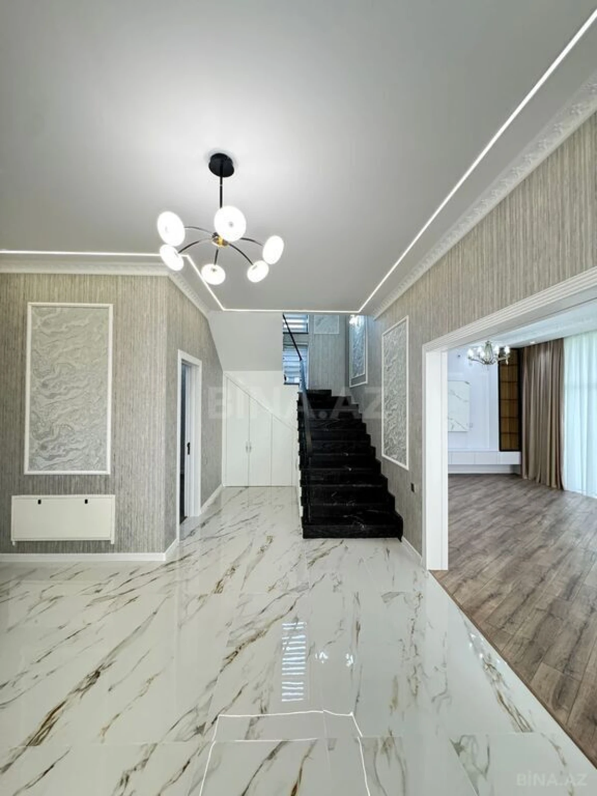 Satılır 6 otaqlı həyət evi 300 m²