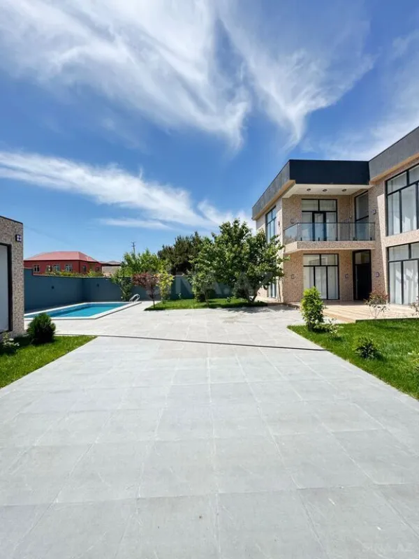 Satılır 6 otaqlı həyət evi 300 m²