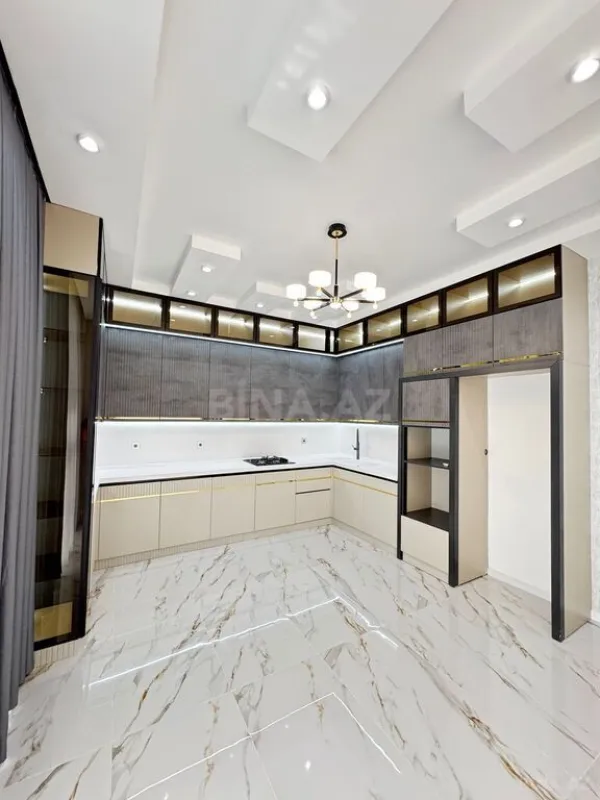 Satılır 6 otaqlı həyət evi 300 m²