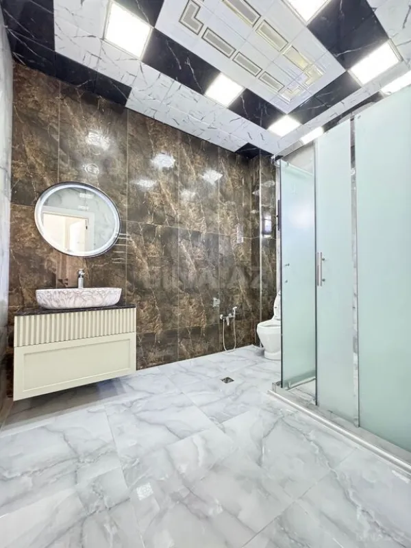 Satılır 6 otaqlı həyət evi 300 m²