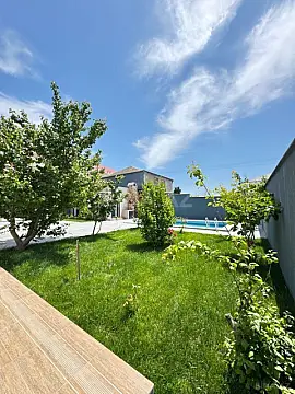 Satılır 6 otaqlı həyət evi 300 m²
