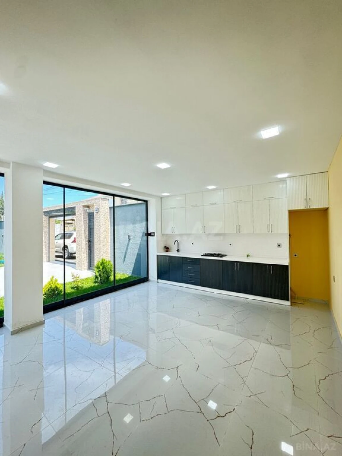 Satılır 6 otaqlı həyət evi 300 m²