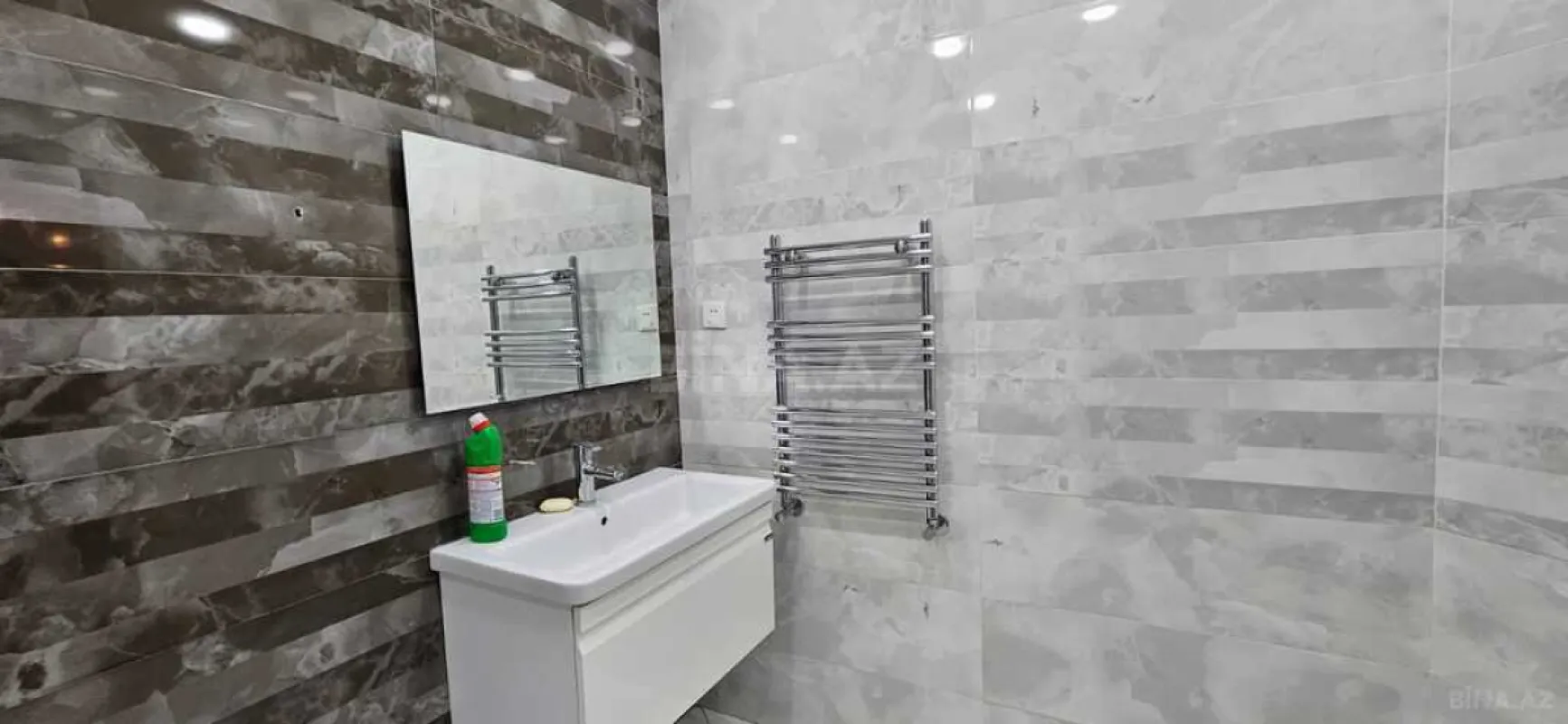 Satılır 3 otaqlı mənzil 135 m²