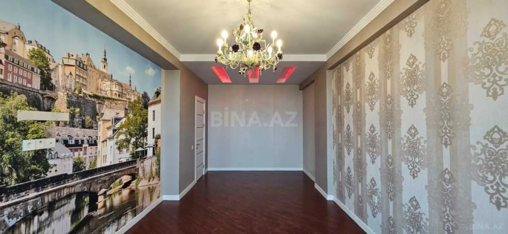 Satılır 3 otaqlı mənzil 135 m²