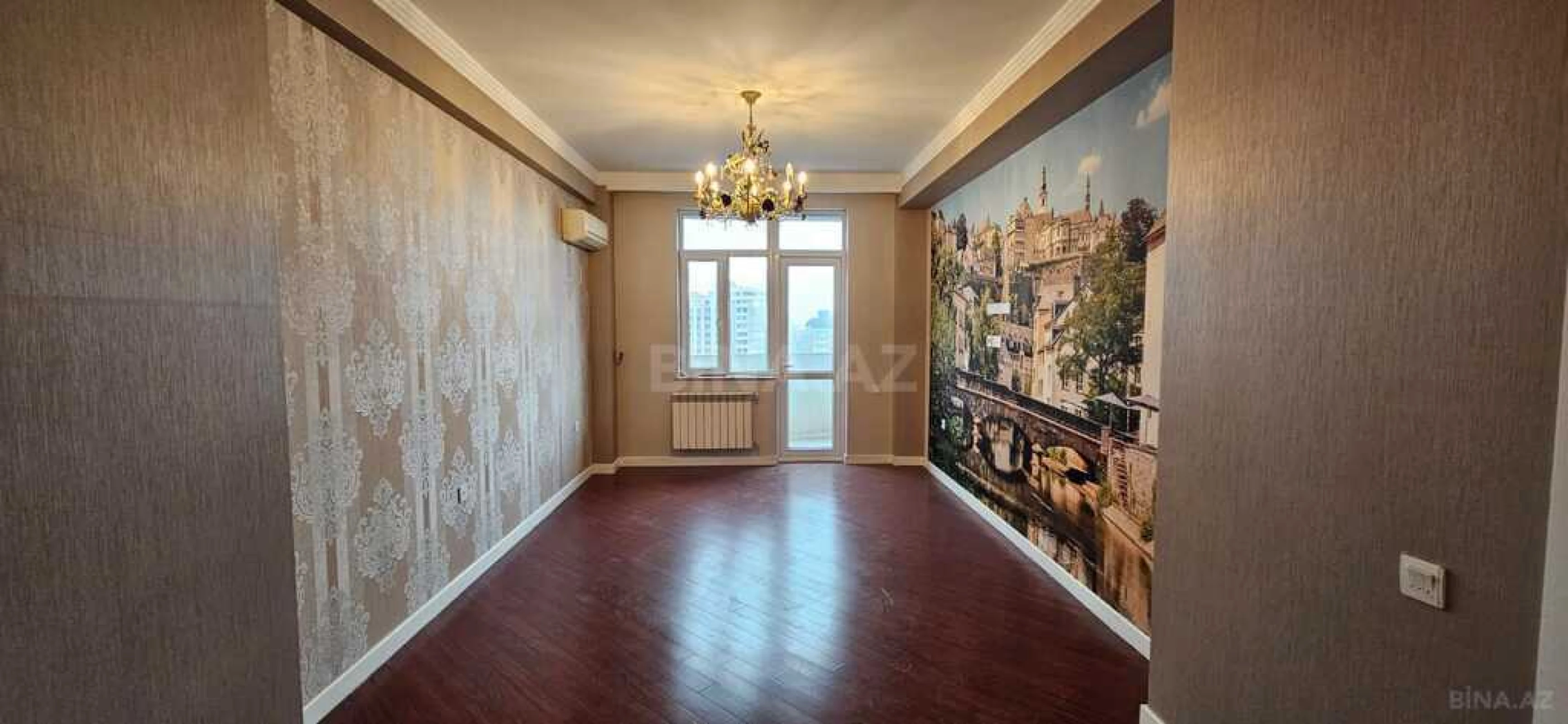 Satılır 3 otaqlı mənzil 135 m²
