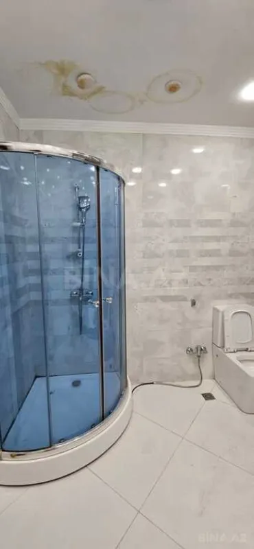 Satılır 3 otaqlı mənzil 135 m²
