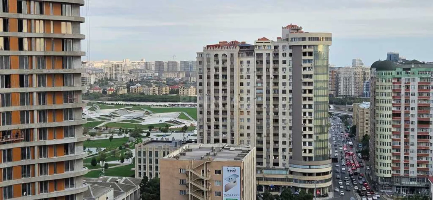 Satılır 3 otaqlı mənzil 135 m²