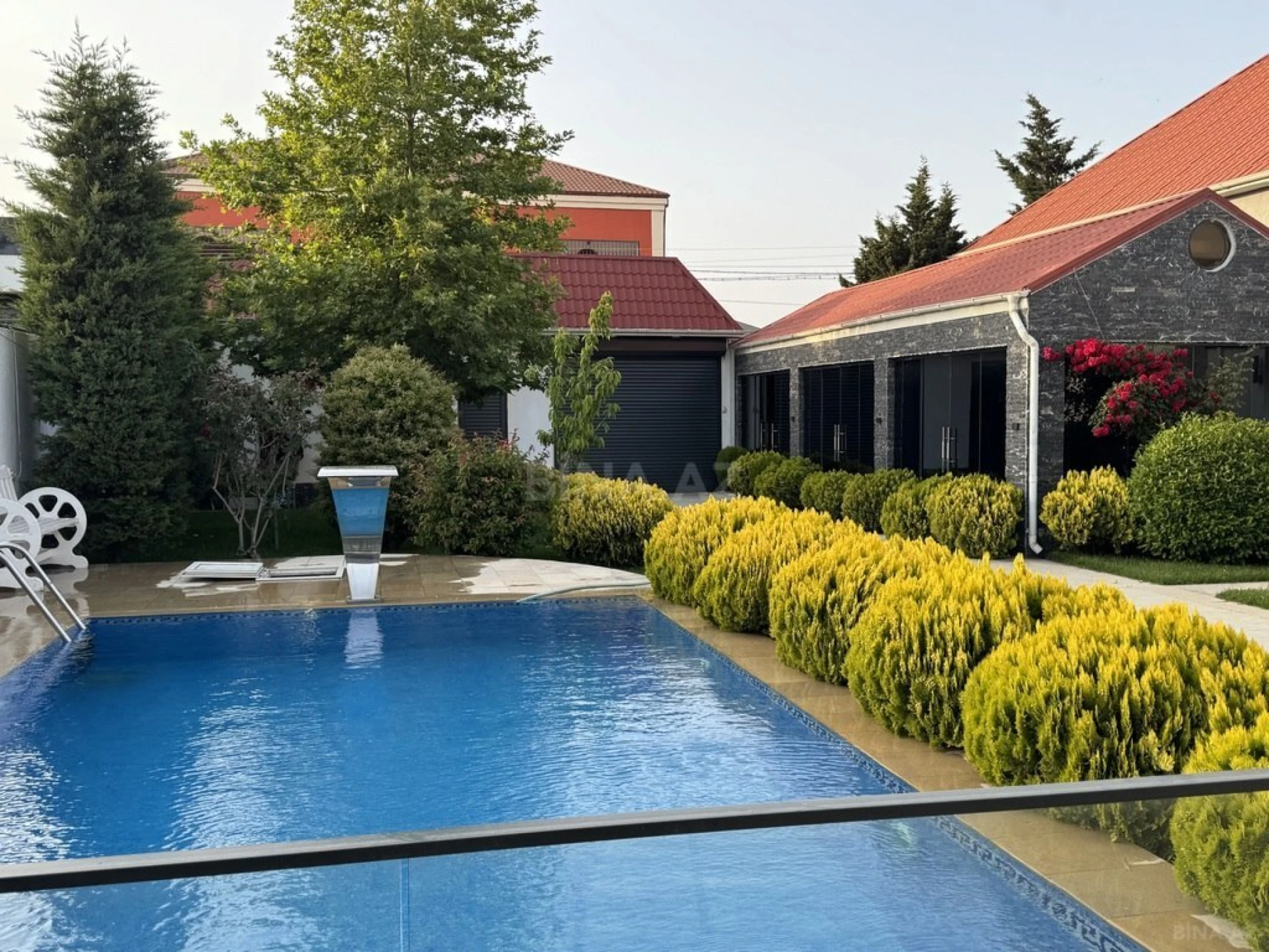 Kirayə verilir 4 otaqlı həyət evi 210 m²