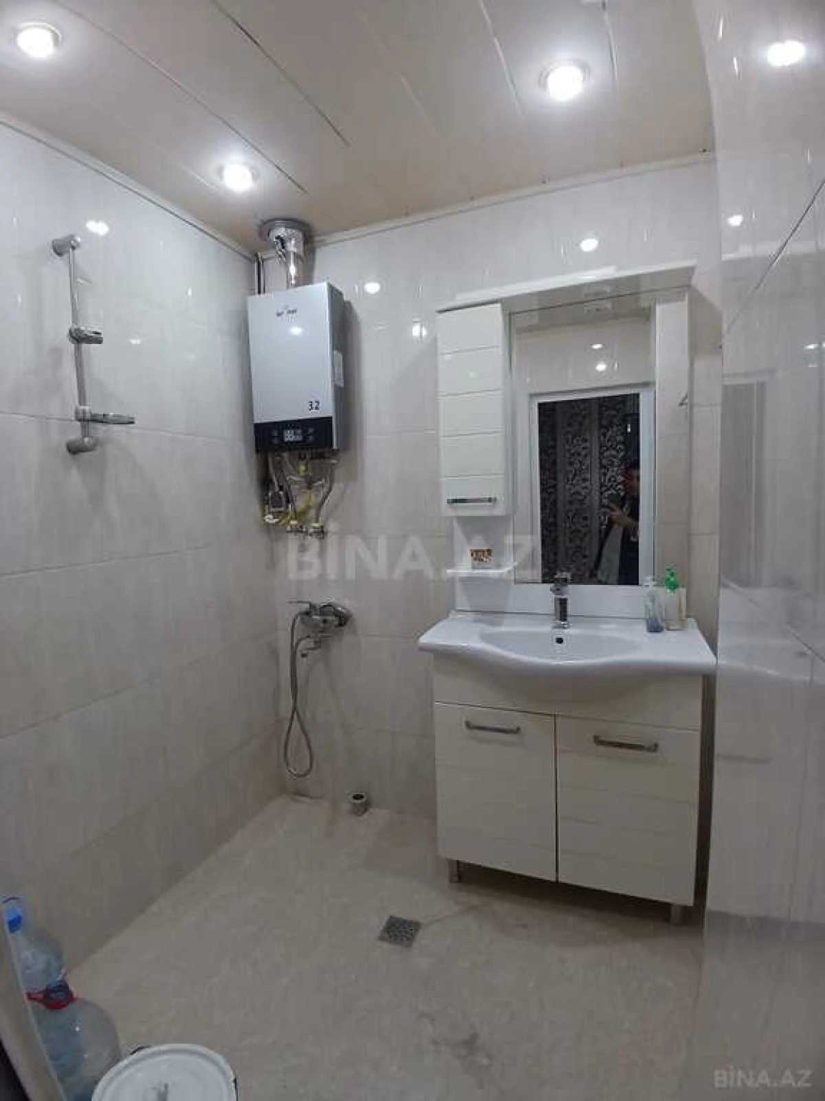 Satılır 4 otaqlı mənzil 95 m²