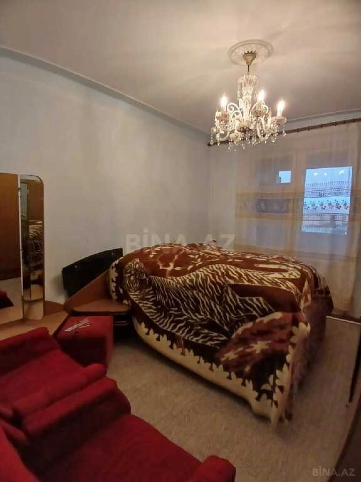 Satılır 4 otaqlı mənzil 95 m²