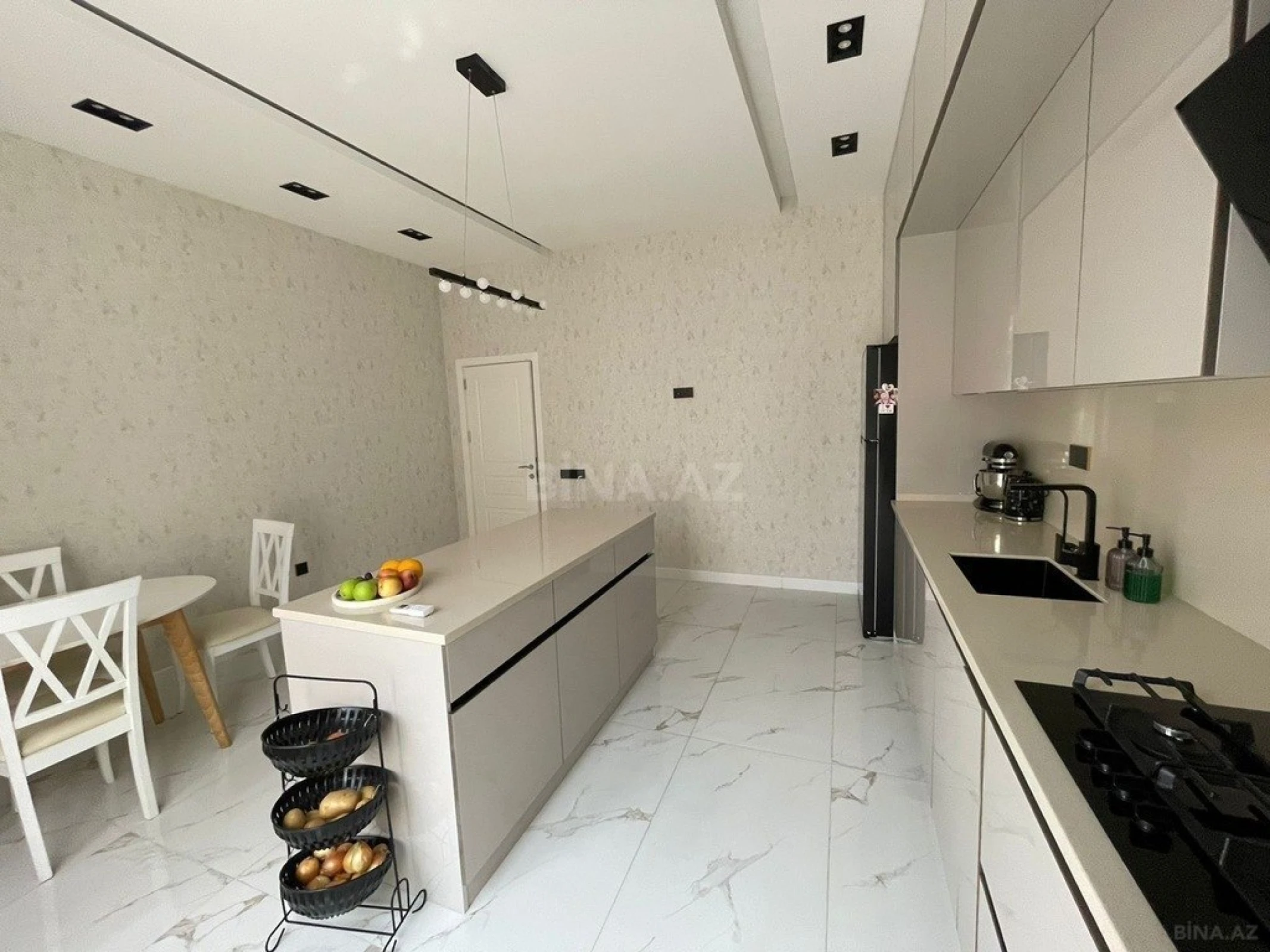 Kirayə verilir 4 otaqlı həyət evi 240 m²