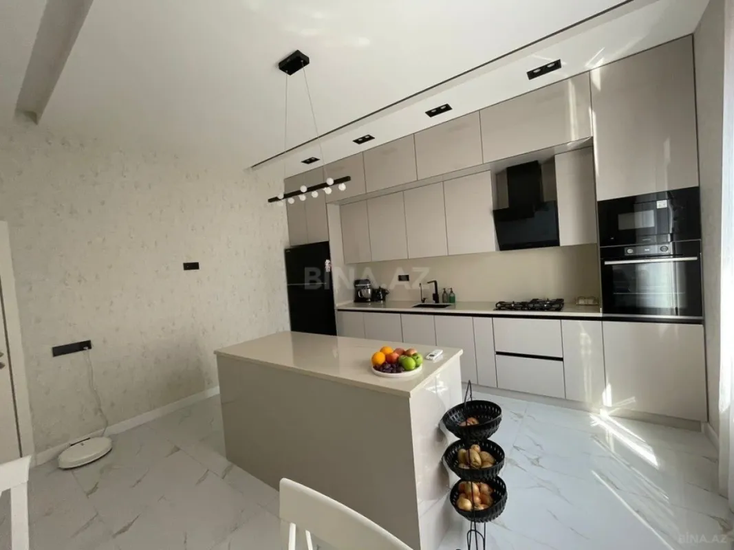 Kirayə verilir 4 otaqlı həyət evi 240 m²