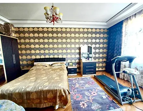 Satılır 4 otaqlı mənzil 150 m²