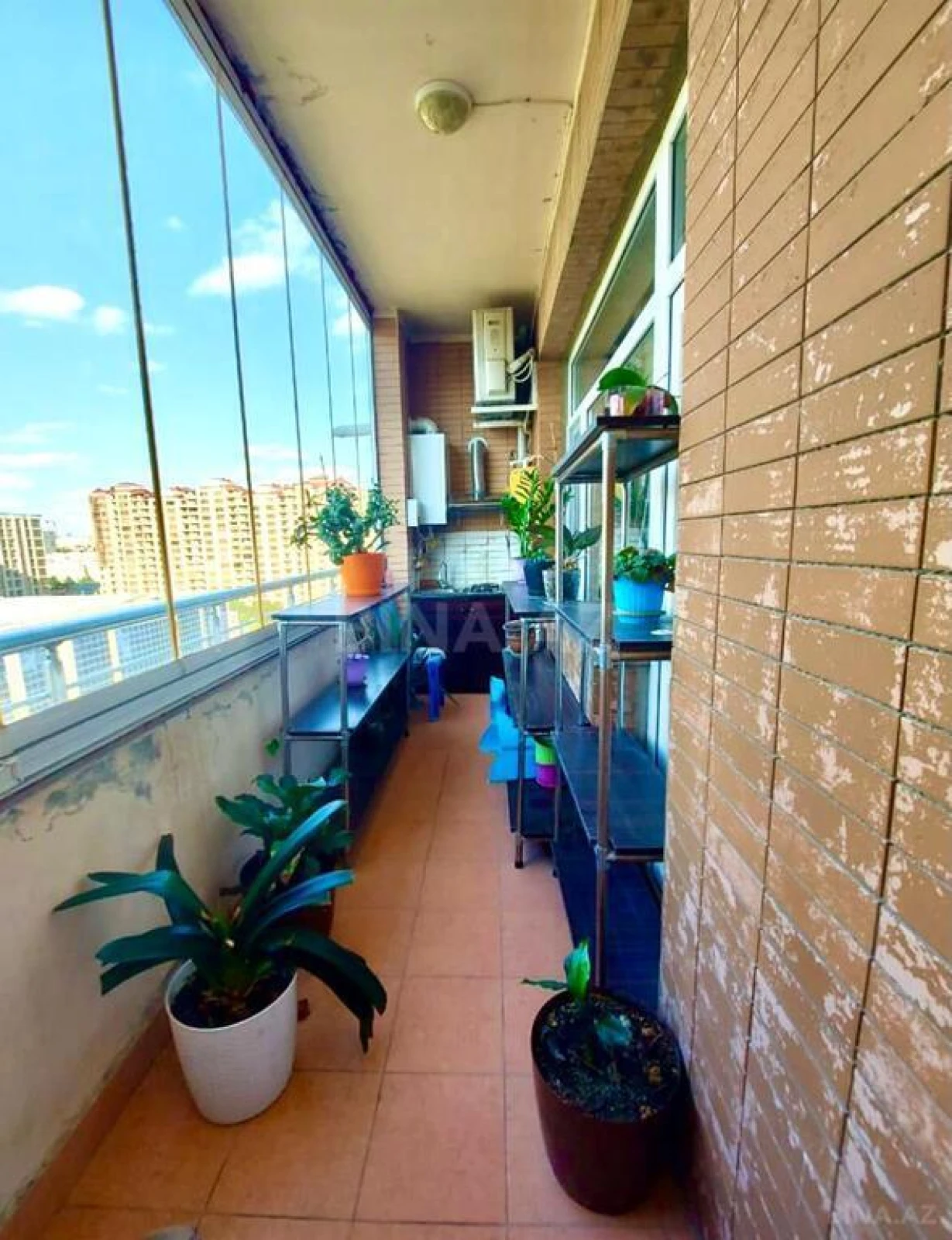 Satılır 4 otaqlı mənzil 150 m²
